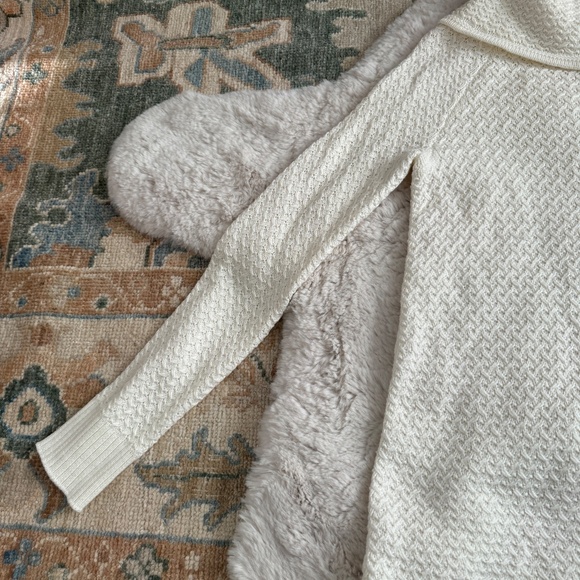 NWT Between Me & You Cream Cowl Neck Seater- Size Medium - Picture 10 of 11